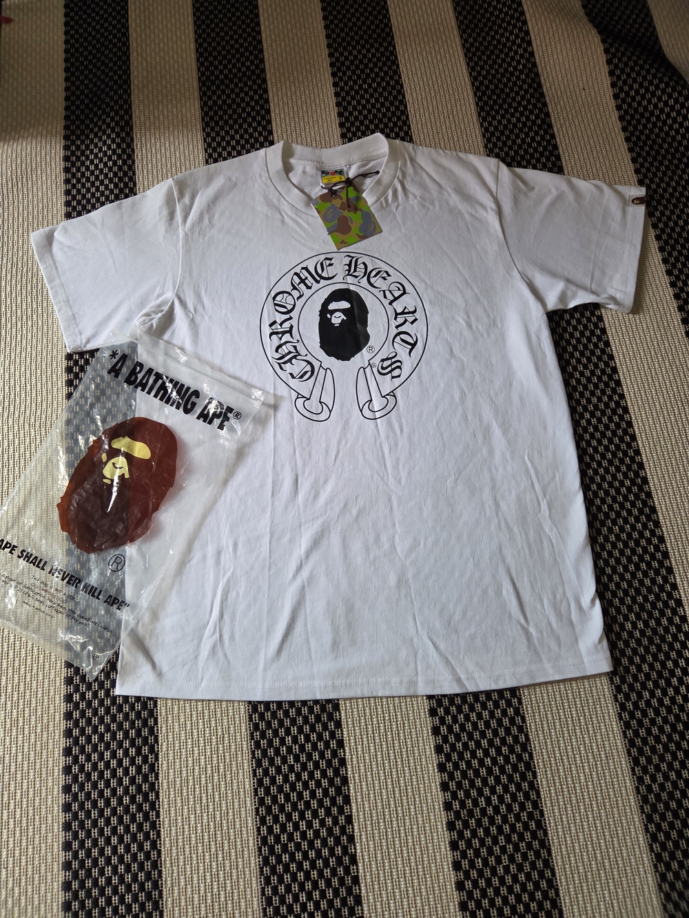A Bathing Ape White Graphic Logo Tee - Men